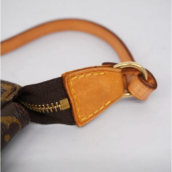 Louis Vuitton Monogram Pochette Accessoires Shoulder Bag - Picture 6 of 11